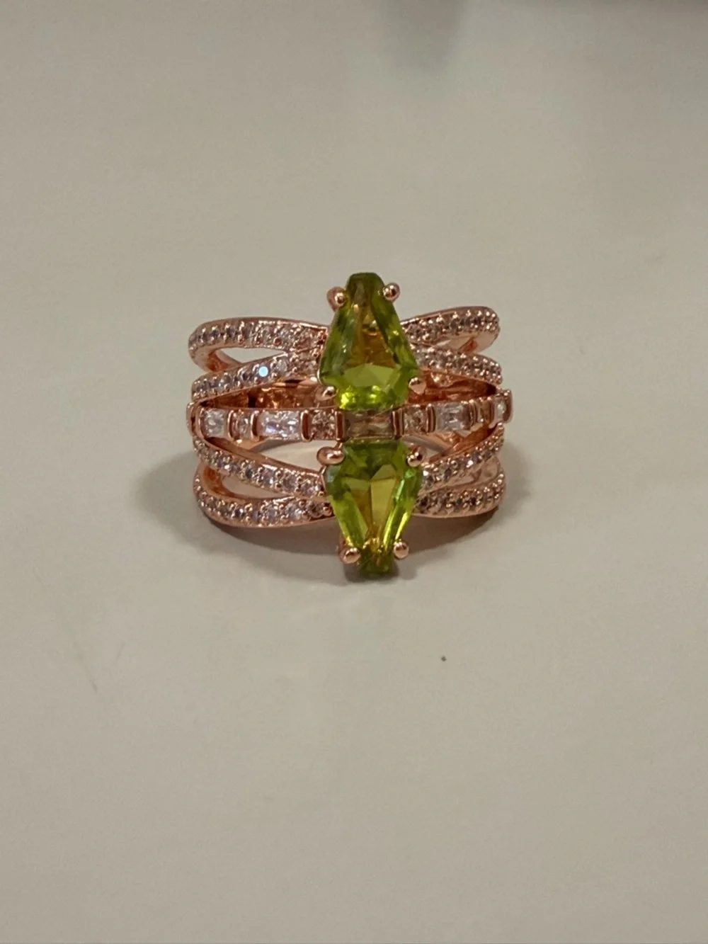Bomb Party NWOT! Rose Gold-Plated Multi-Band Ring with Peridot Green Stones - Picture 2 of 7